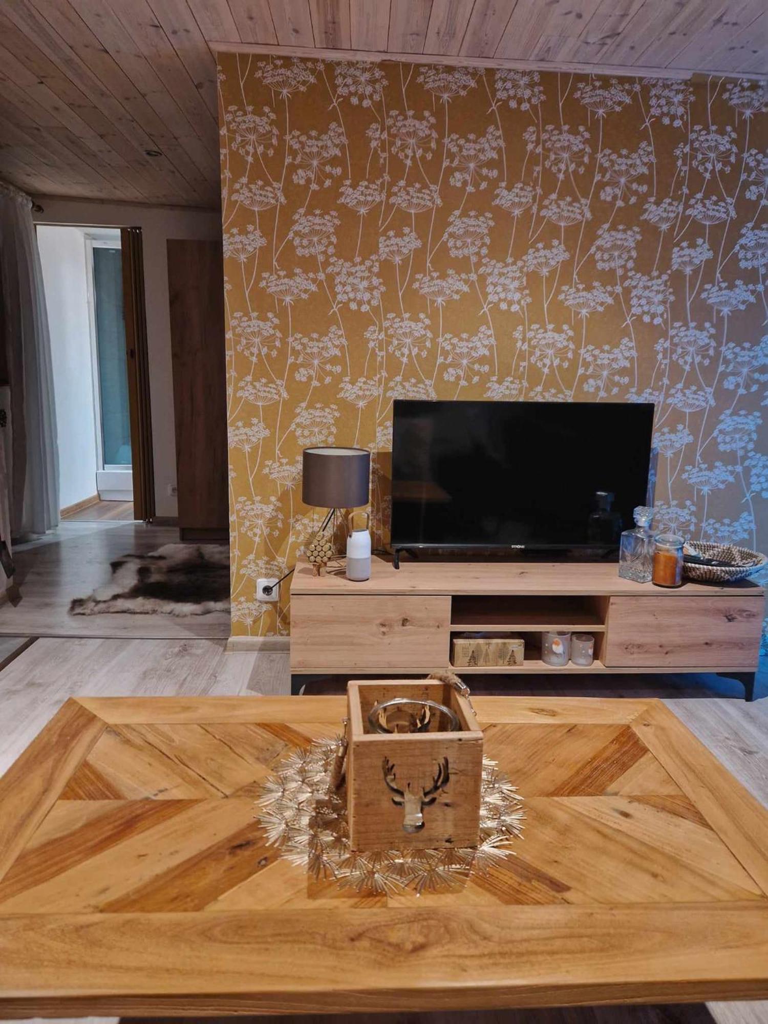 Chata Jeleni Drevenice S Vlastni Virivkou Horni Halze Exteriör bild